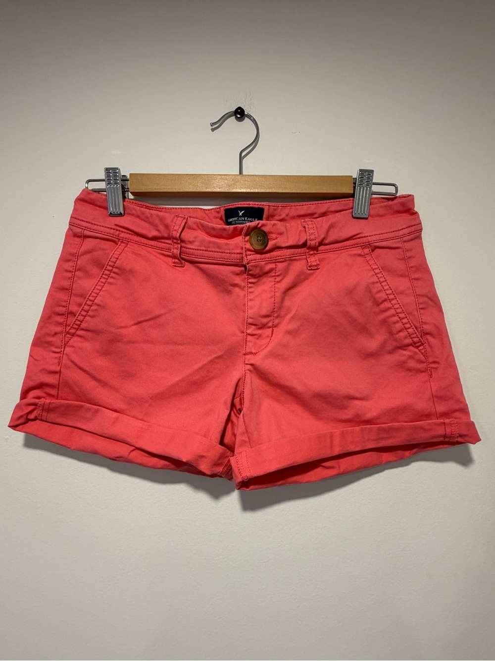 American Eagle Outfitters midi Coral Roll-Cuff Shorts